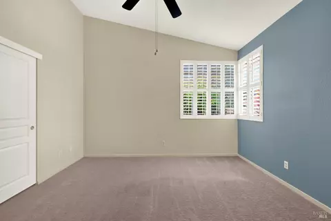 Bedroom - 266 Bartlett Ln, Vacaville, CA 95687 photo 6 of 9
