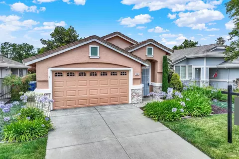 Exterior - 266 Bartlett Ln, Vacaville, CA 95687 photo 2 of 19
