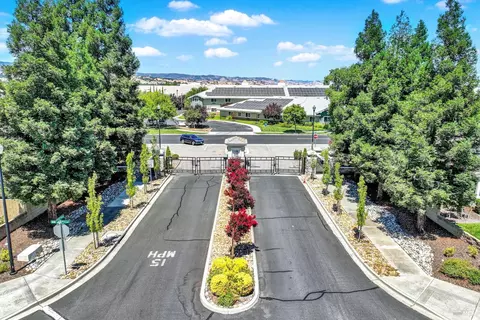 View/Area - 266 Bartlett Ln, Vacaville, CA 95687 photo 2 of 7