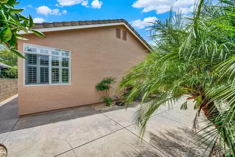 Exterior - 266 Bartlett Ln, Vacaville, CA 95687 photo 7 of 19