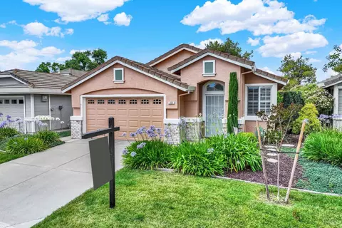 Exterior - 266 Bartlett Ln, Vacaville, CA 95687 photo 3 of 19