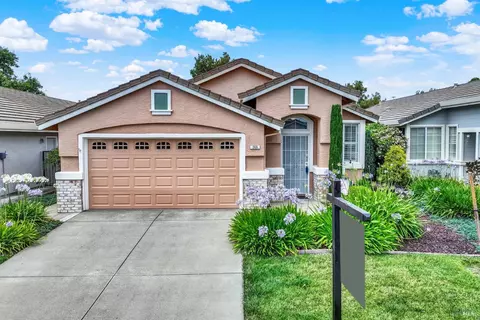 266 Bartlett Ln, Vacaville, CA 95687