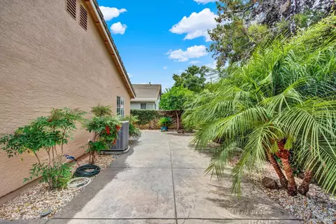 Exterior - 266 Bartlett Ln, Vacaville, CA 95687 photo 6 of 19