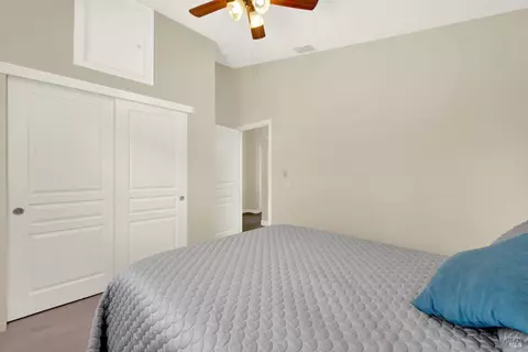 Bedroom - 266 Bartlett Ln, Vacaville, CA 95687 photo 3 of 9