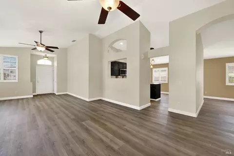 Living - 266 Bartlett Ln, Vacaville, CA 95687 photo 9 of 12