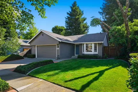 2424 Shoreline Dr, Napa, CA 94558