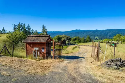 Exterior - 6200 Lazy Springs Rd, Philo, CA 95466 photo 4 of 14
