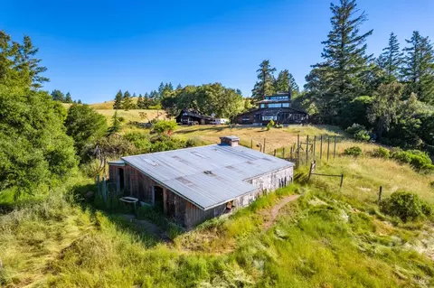 Exterior - 6200 Lazy Springs Rd, Philo, CA 95466 photo 3 of 14