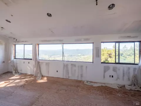 Bedroom - 6200 Lazy Springs Rd, Philo, CA 95466 photo 2 of 2