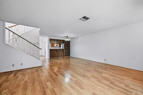 Living - 910 Marina Dr, Napa, CA 94559 photo 5 of 9