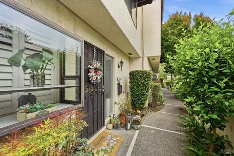 Exterior - 910 Marina Dr, Napa, CA 94559 photo 3 of 6