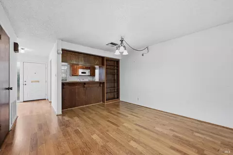 Living - 910 Marina Dr, Napa, CA 94559 photo 6 of 9