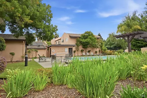 Exterior - 910 Marina Dr, Napa, CA 94559 photo 6 of 6