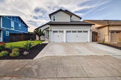 4690 Paulette Pl, Santa Rosa, CA 95403
