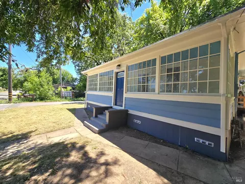 Exterior - 487 E Valley St, Willits, CA 95490 photo 3 of 11