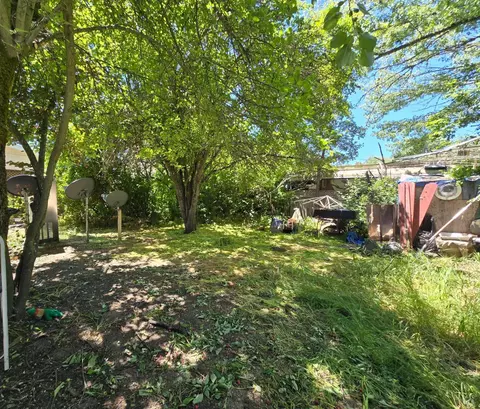 Exterior - 487 E Valley St, Willits, CA 95490 photo 10 of 11