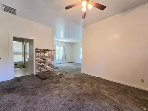 Living - 487 E Valley St, Willits, CA 95490 photo 2 of 4