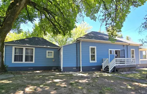 Exterior - 487 E Valley St, Willits, CA 95490 photo 5 of 11