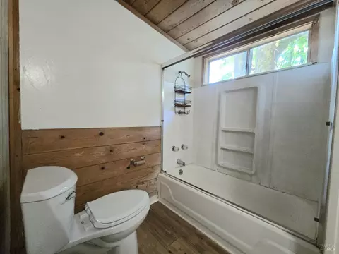 Bath - 487 E Valley St, Willits, CA 95490 photo 2 of 2