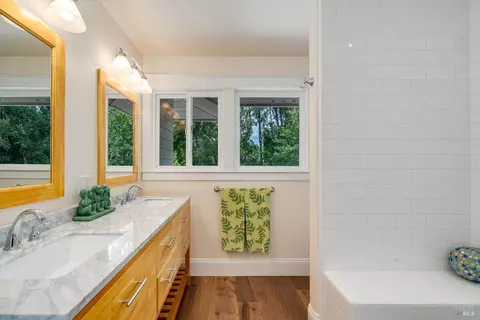 Bath - 585 Denmark St, Sonoma, CA 95476 photo 5 of 6