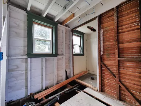 Bath - 1014 Castro St, Oakland, CA 94607 photo 1 of 4