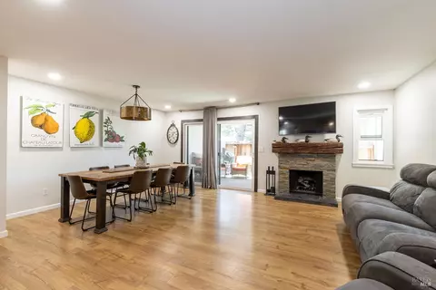Dining - 225 2nd St E #27, Sonoma, CA 95476 photo 1 of 1