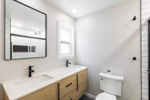 Bath - 225 2nd St E #27, Sonoma, CA 95476 photo 2 of 4
