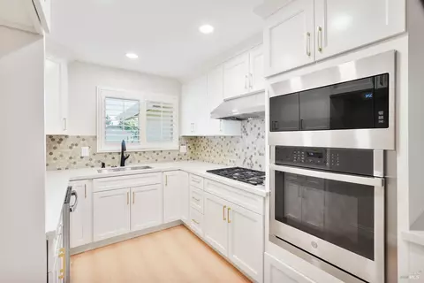 Kitchen - 278 Jasmine St, Fairfield, CA 94533 photo 1 of 4