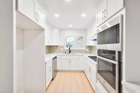 Kitchen - 278 Jasmine St, Fairfield, CA 94533 photo 4 of 4