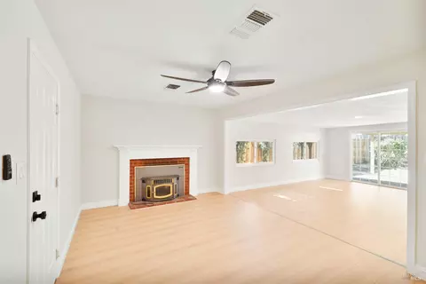Living - 278 Jasmine St, Fairfield, CA 94533 photo 1 of 5