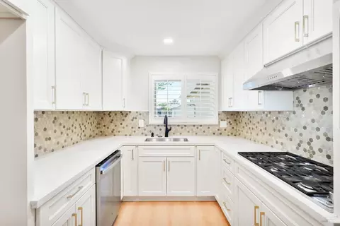 Kitchen - 278 Jasmine St, Fairfield, CA 94533 photo 3 of 4