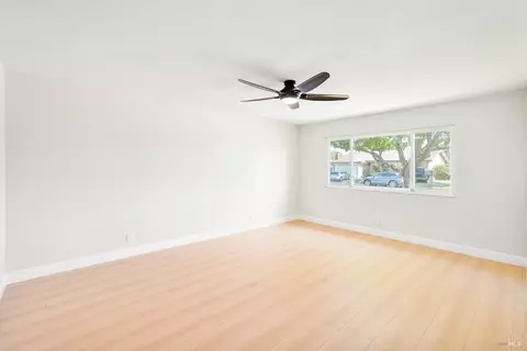 Living - 278 Jasmine St, Fairfield, CA 94533 photo 5 of 5