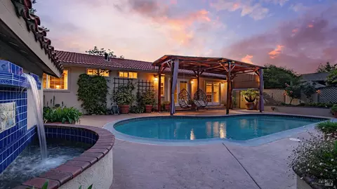 22 Greengate Ct, Santa Rosa, CA 95409
