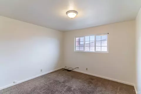 Bedroom - 327 Pecan St, Vallejo, CA 94589 photo 3 of 4