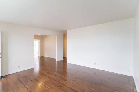 Living - 327 Pecan St, Vallejo, CA 94589 photo 4 of 10