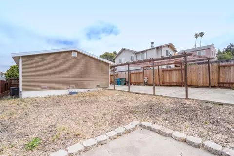 Exterior - 327 Pecan St, Vallejo, CA 94589 photo 13 of 17