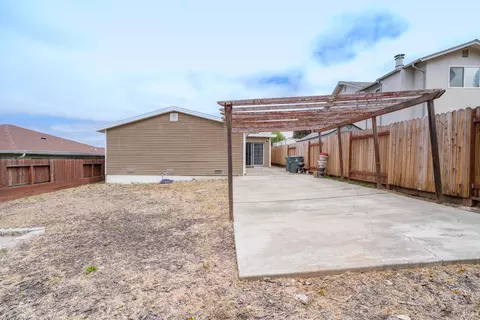 Exterior - 327 Pecan St, Vallejo, CA 94589 photo 9 of 17