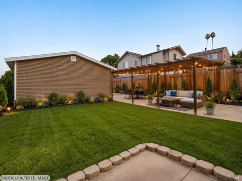Exterior - 327 Pecan St, Vallejo, CA 94589 photo 14 of 17