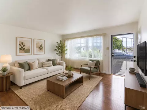 Living - 327 Pecan St, Vallejo, CA 94589 photo 2 of 6