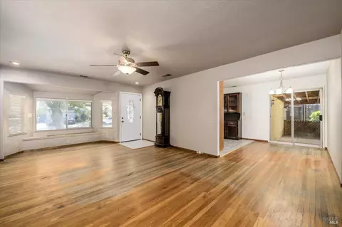 Living - 262 Markham Ave, Vacaville, CA 95688 photo 3 of 5