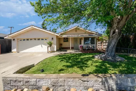 Exterior - 262 Markham Ave, Vacaville, CA 95688 photo 2 of 17