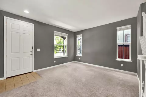 Living - 1261 Valley Glen Dr, Dixon, CA 95620 photo 1 of 5