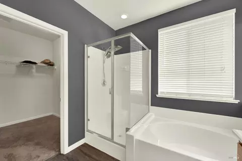 Bath - 1261 Valley Glen Dr, Dixon, CA 95620 photo 3 of 4
