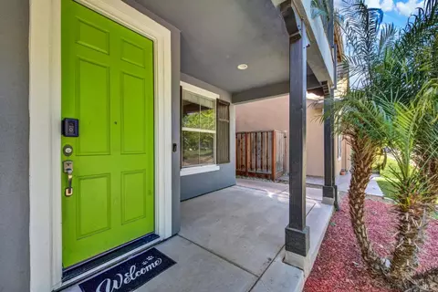 Exterior - 1261 Valley Glen Dr, Dixon, CA 95620 photo 5 of 12
