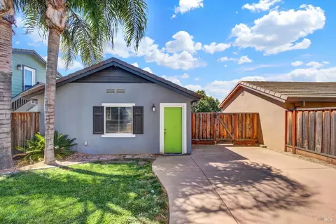 Exterior - 1261 Valley Glen Dr, Dixon, CA 95620 photo 10 of 12
