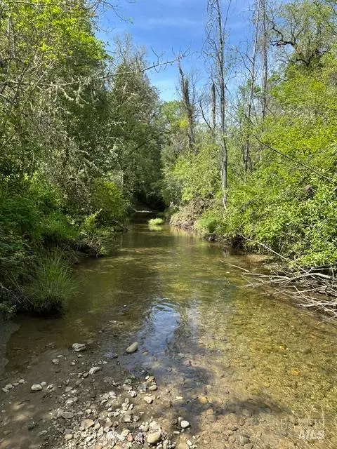 180 Mulligan Rd, Laytonville, CA 95454