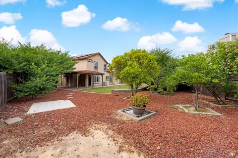 Exterior - 1106 Peppertree Ct, Fairfield, CA 94533 photo 7 of 11