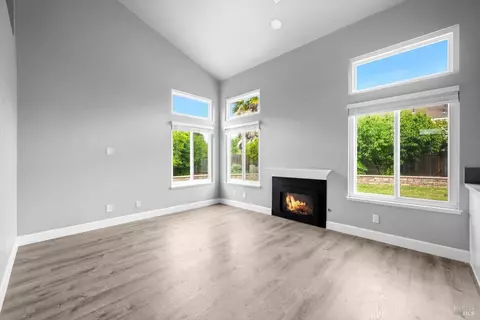 Living - 1106 Peppertree Ct, Fairfield, CA 94533 photo 4 of 7