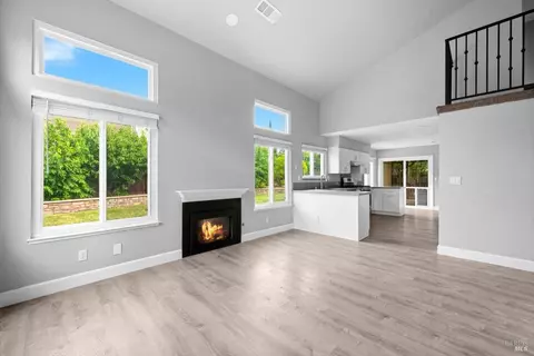 Living - 1106 Peppertree Ct, Fairfield, CA 94533 photo 5 of 7