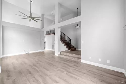Living - 1106 Peppertree Ct, Fairfield, CA 94533 photo 3 of 7